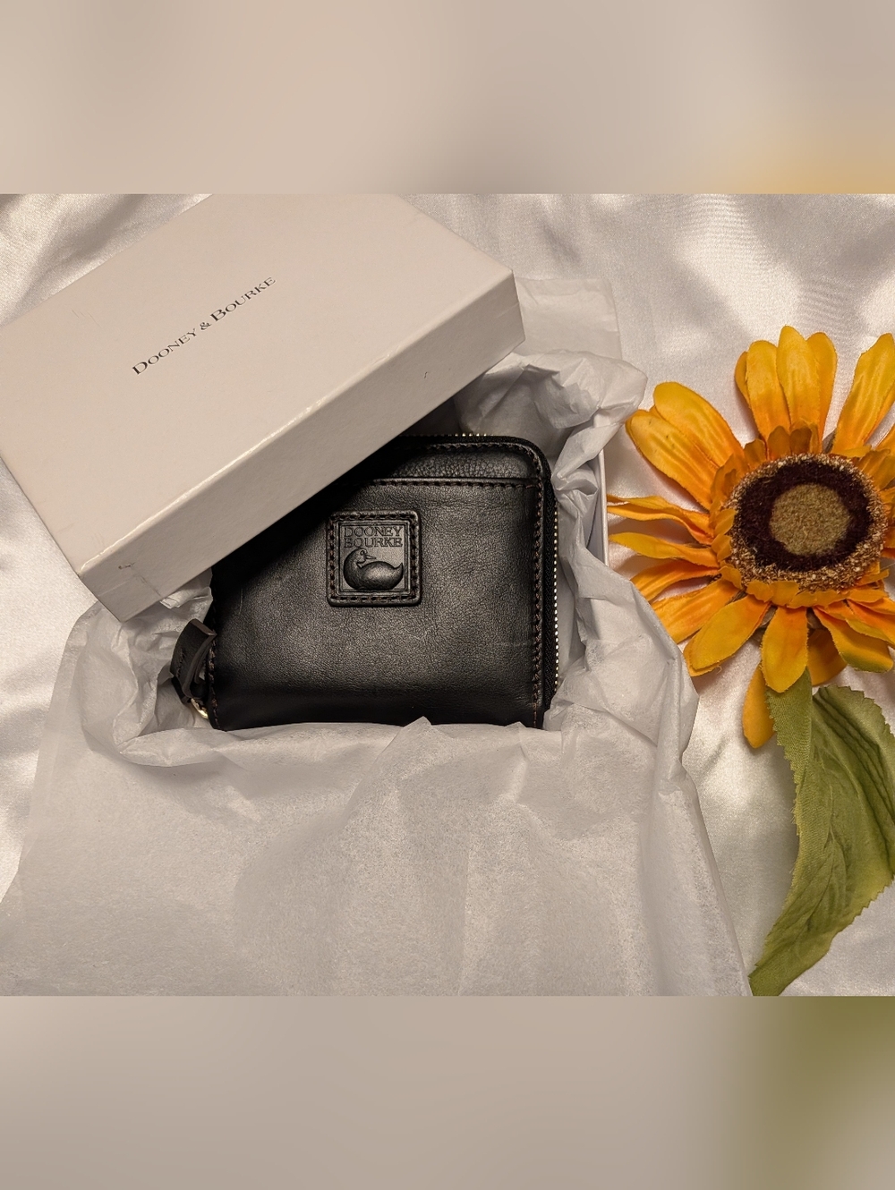 NWT! Dooney and Bourke Florentine Small Zip Around Wallet in BLACK